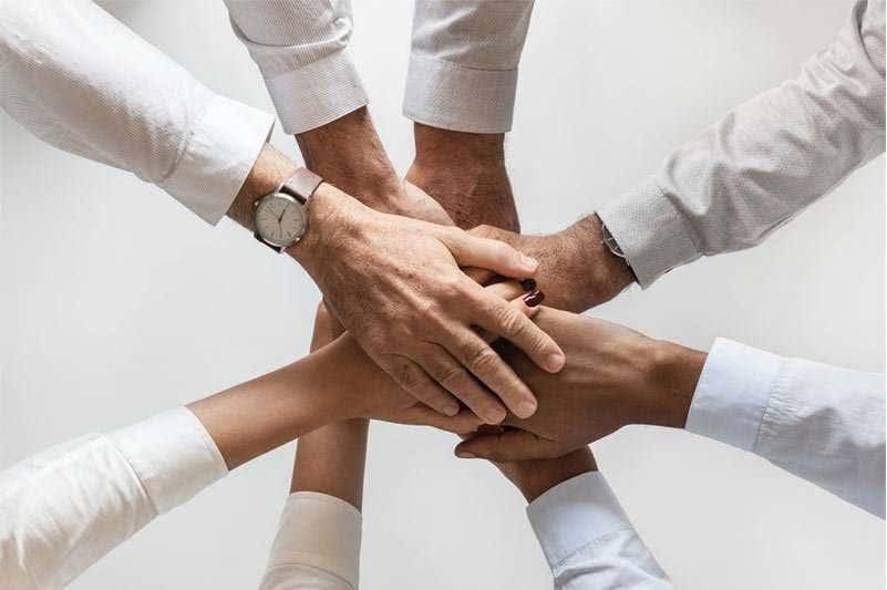 aboutus-shakehand-img